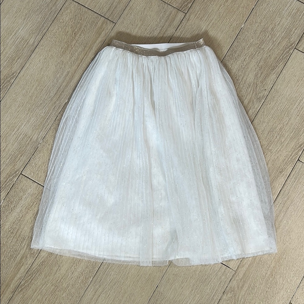 Elegant Girls’ Frilly Pleated White Skirt with Gold Sparkle ✨